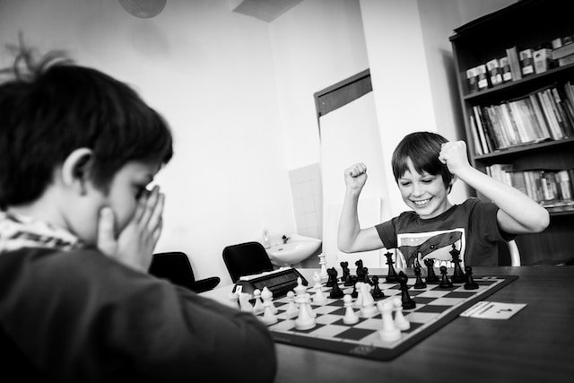 Els beneficis de jugar a escacs per els més petits de casa